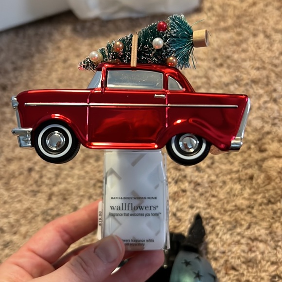 Bath and Body Works Holiday Wallflower Bundle - Picture 2 of 10